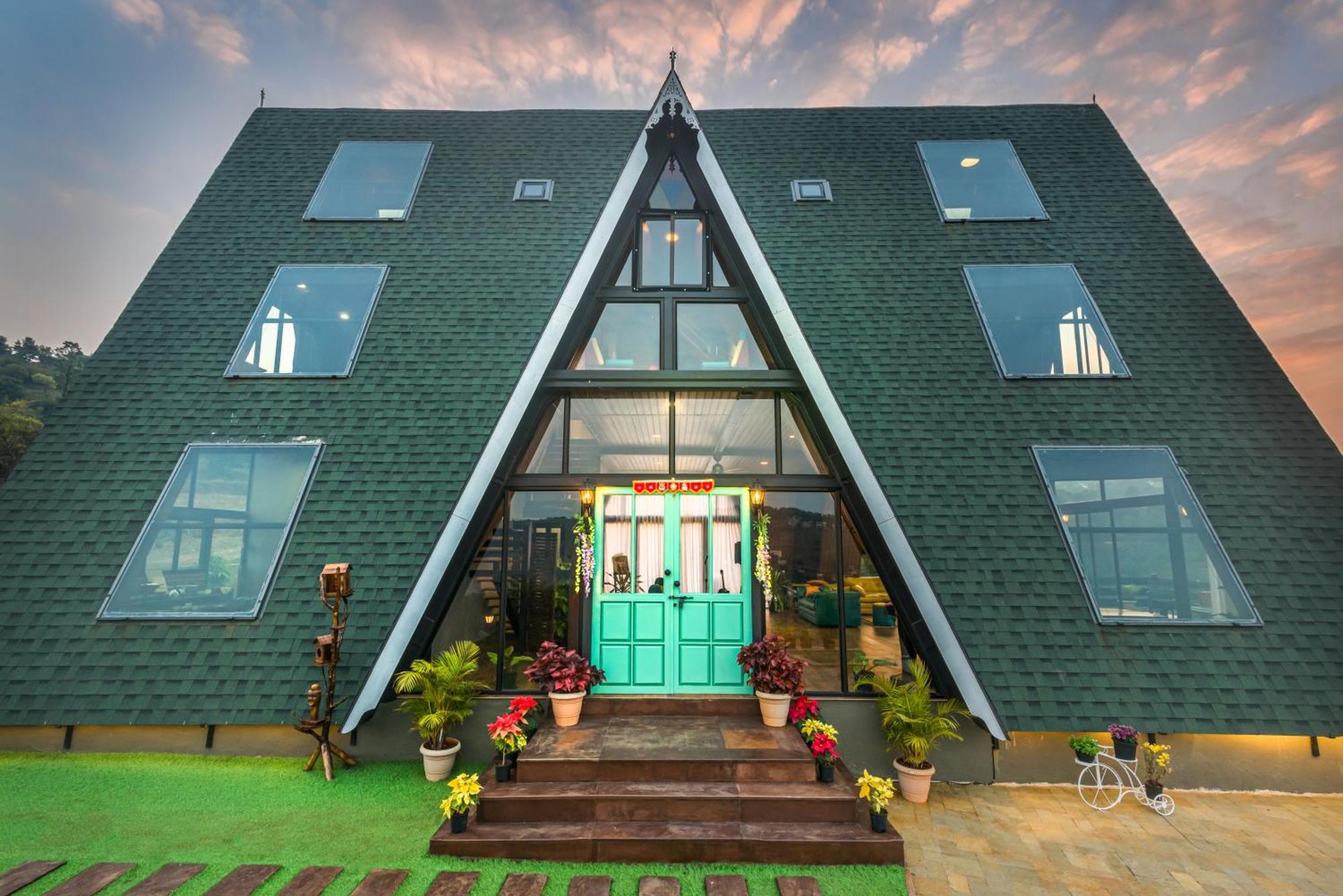 Saffronstays A Vantage, Panchgani - A Pyramid Shaped Unique Luxury Villa With Infinity Valley Views Exteriér fotografie