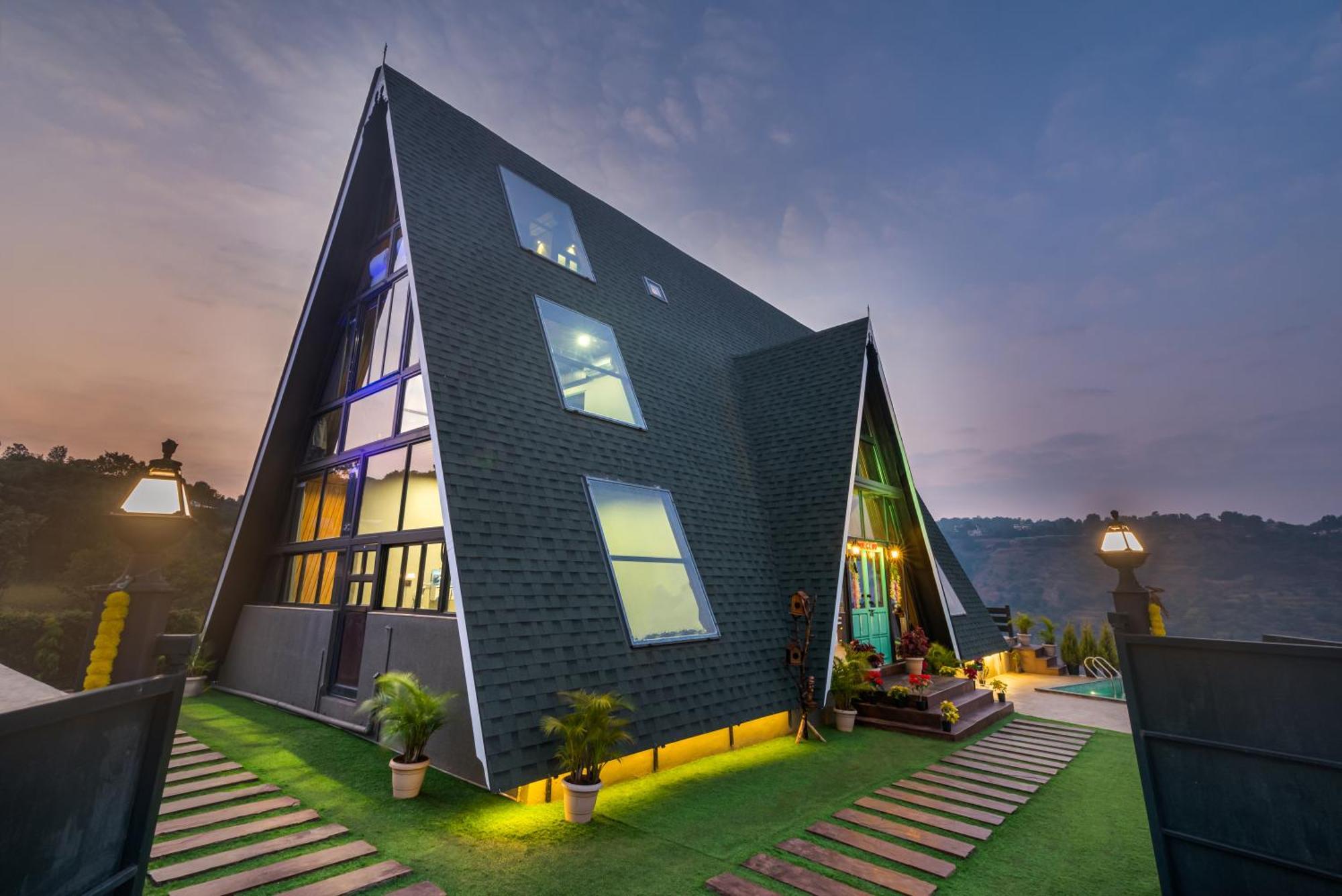 Saffronstays A Vantage, Panchgani - A Pyramid Shaped Unique Luxury Villa With Infinity Valley Views Exteriér fotografie